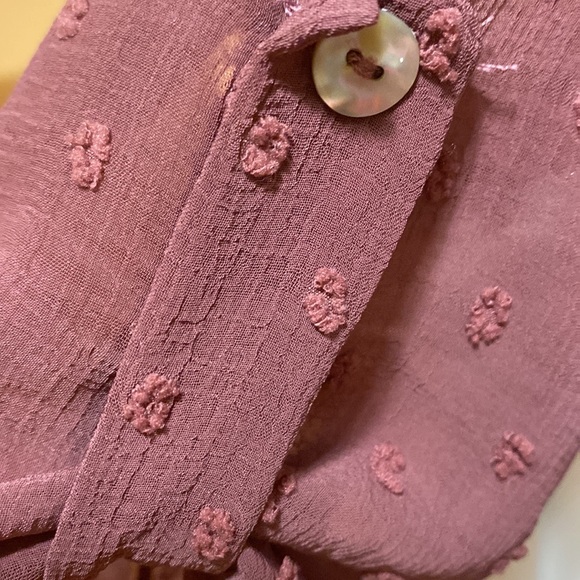 2/$18 Beacon Apparel NWOT flowy pink top w/swiss dots (Stitch Fix) - Picture 4 of 4